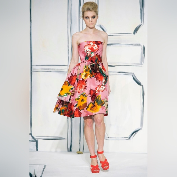 $4,900 OSCAR DE LA RENTA ADOREABLE BEAUTIFUL SILK FLORAL RUNWAY DRESS US 4 - Picture 12 of 13